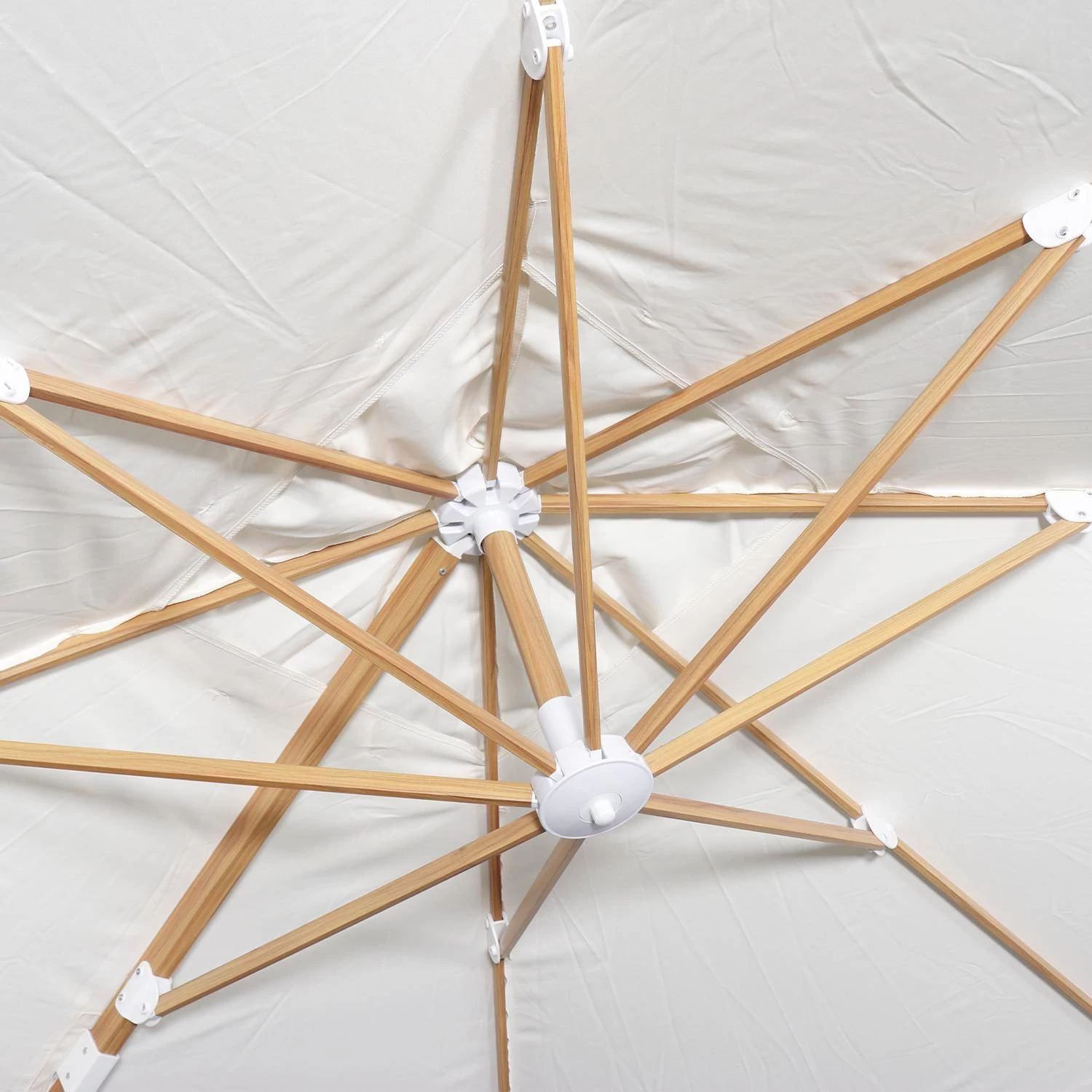 Parasol Déporté Carré 3x3m, Mât Effet Bois Couleur : Ecru 7 Parasol Déporté Carré 3x3m, Mât Effet Bois Couleur : Ecru – Image 5