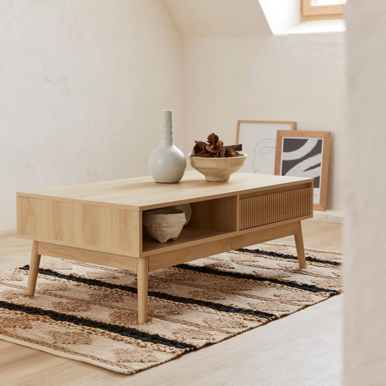 Table Basse Scandinave Décor Bois Rainuré 2 Niches, 1 Tiroir Couleur : Naturel 3 Table Basse Scandinave Décor Bois Rainuré 2 Niches, 1 Tiroir Couleur : Naturel