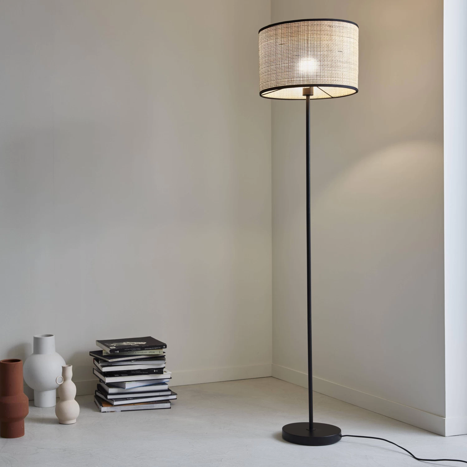 Lampadaire Filaire Intérieure En Cannage H 162cm 3 Lampadaire Filaire Intérieure En Cannage H 162cm