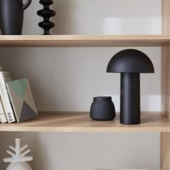 Lampe De Table Sans Fil Nomade à Tête Orientable Intérieur / Extérieur H 28cm Couleur : Noir 12 Lampe De Table Sans Fil Nomade à Tête Orientable Intérieur / Extérieur H 28cm Couleur : Noir -Outdoor Living Soldes ilumthom28bk 4be56d91bf92268dfc329c71e5c1e2af