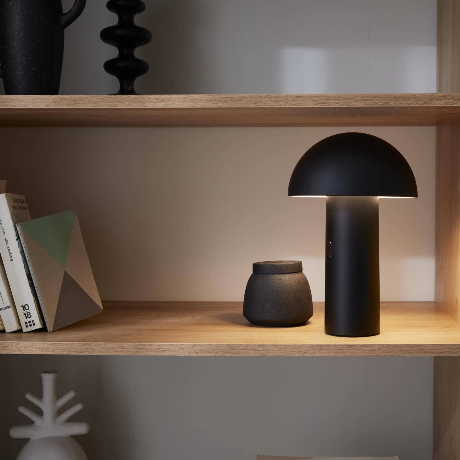 Lampe De Table Sans Fil Nomade à Tête Orientable Intérieur / Extérieur H 28cm Couleur : Noir 4 Lampe De Table Sans Fil Nomade à Tête Orientable Intérieur / Extérieur H 28cm Couleur : Noir – Image 2